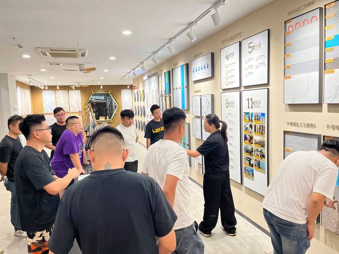 首先我們先說說行業的基本情況,外墻磚作為建筑外立面的核心裝飾材料